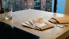 People’s Postcode Lottery: cantó “amo el dinero”, ganó su código postal y así se reparte el millón